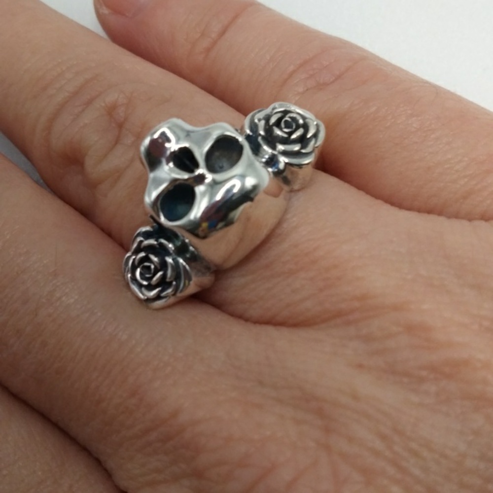 Sterling Silver Skull and Roses Ring Size 5